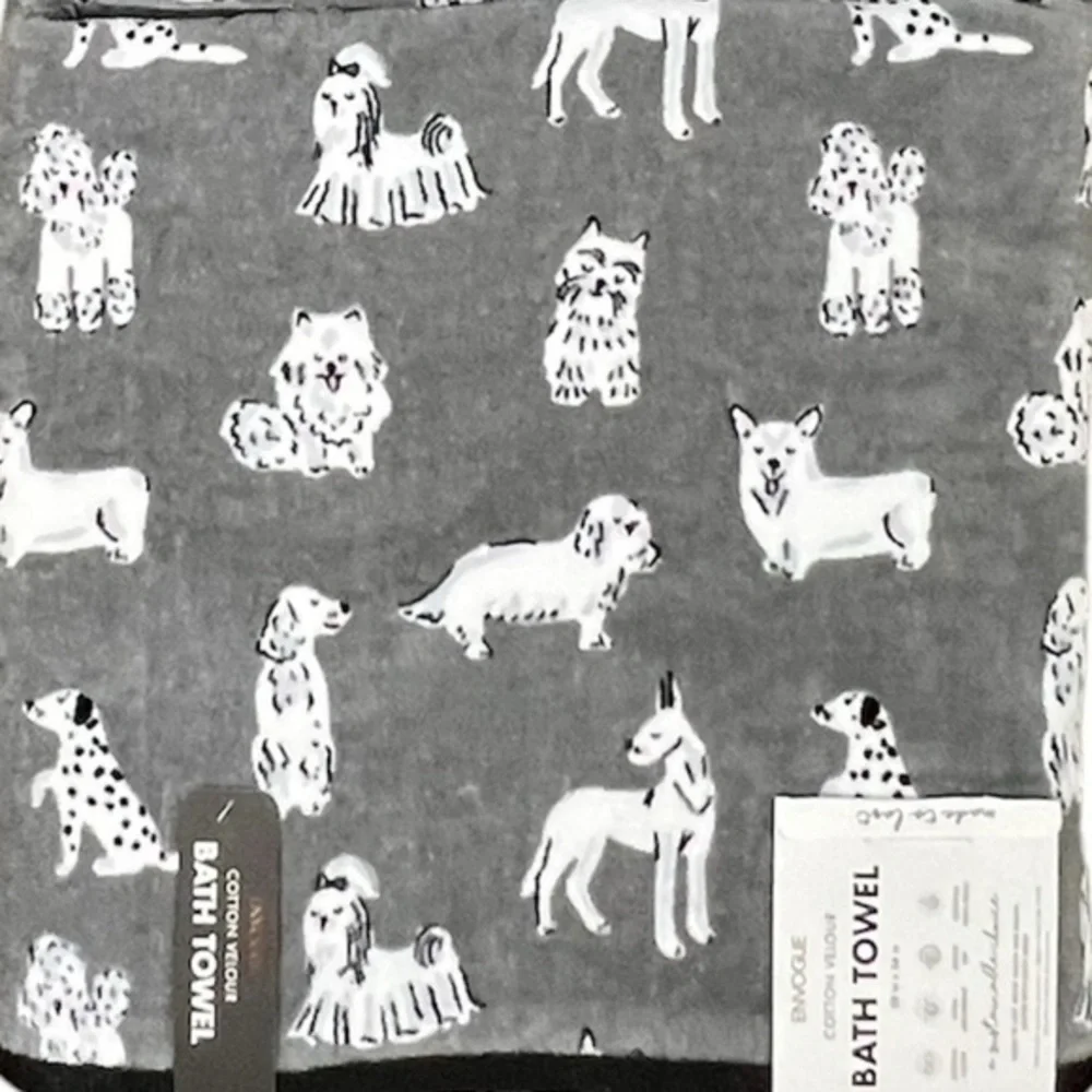 Envogue - ‘Pampered Poochs’ bath towel set. NWT.